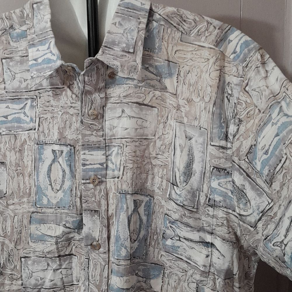 BLUEWATER WEAR man's size large